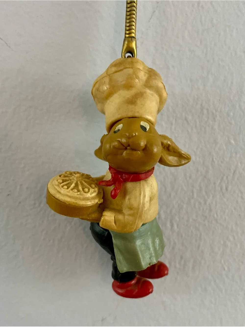 Vintage 60s 70s Bunny Chef Keychain PVC Figure Rabbit Baker Holding Pie Rare